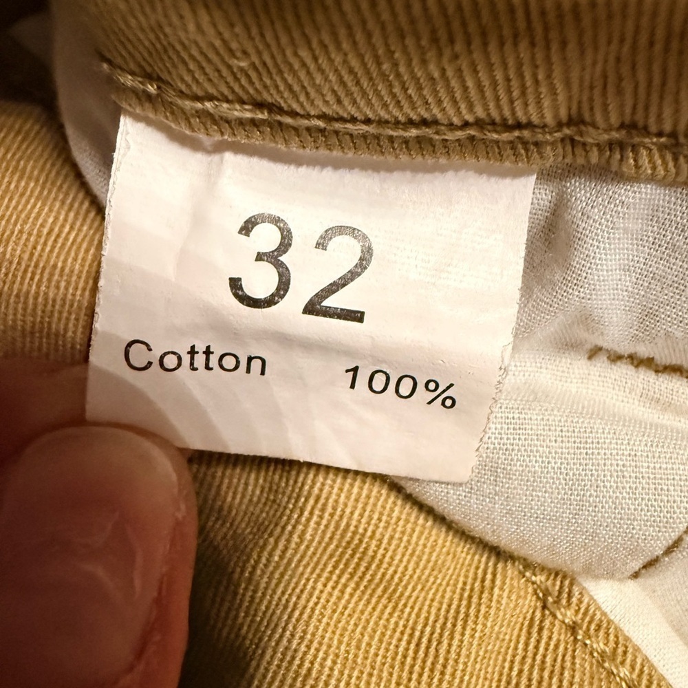 Amazon Men's Tan Cargo Shorts - Picture 5 of 7